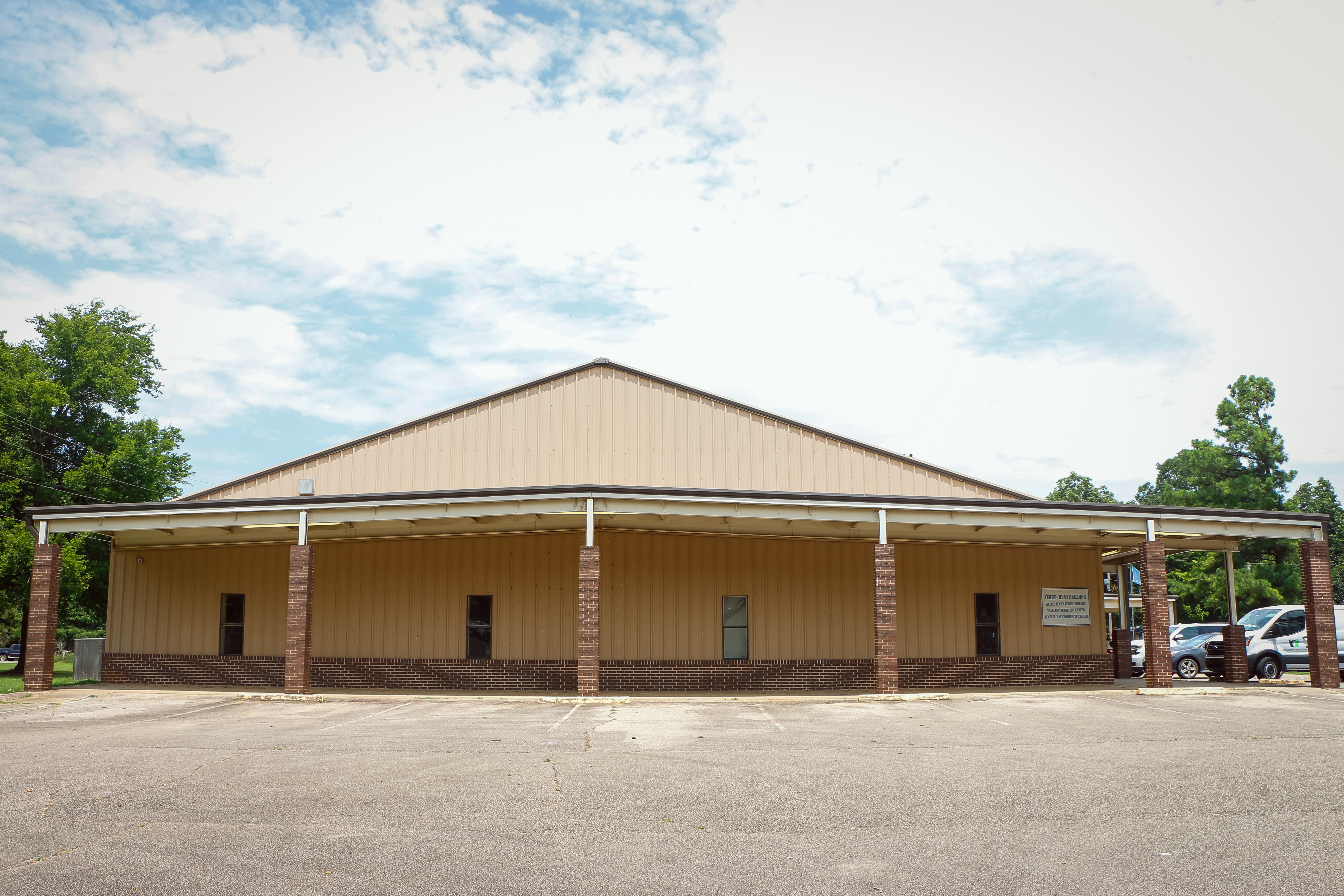 Photo of exterior of Mattie Terry Public Library